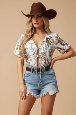 Helsa  Western Rodeo Chain Print  Fringed Top